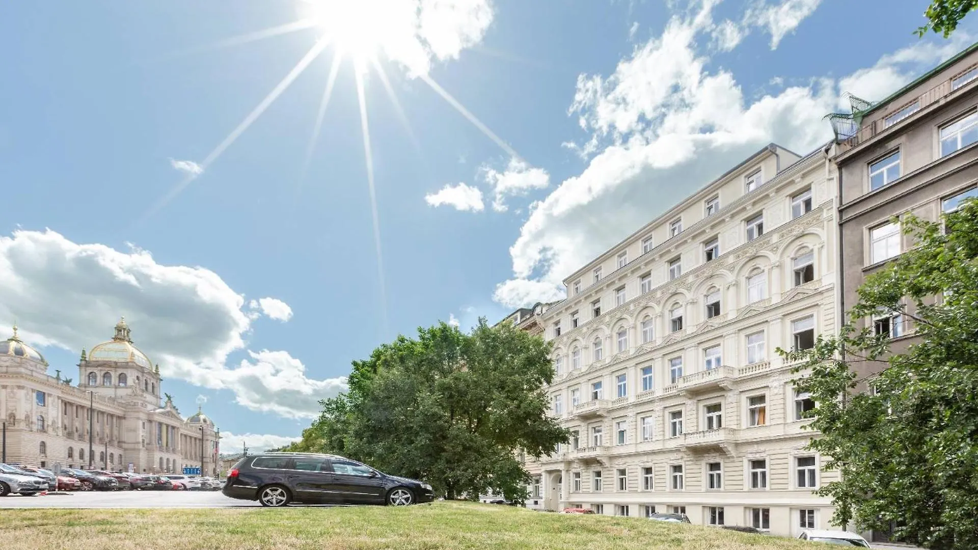 New Apartment 50M Charles Square Praga