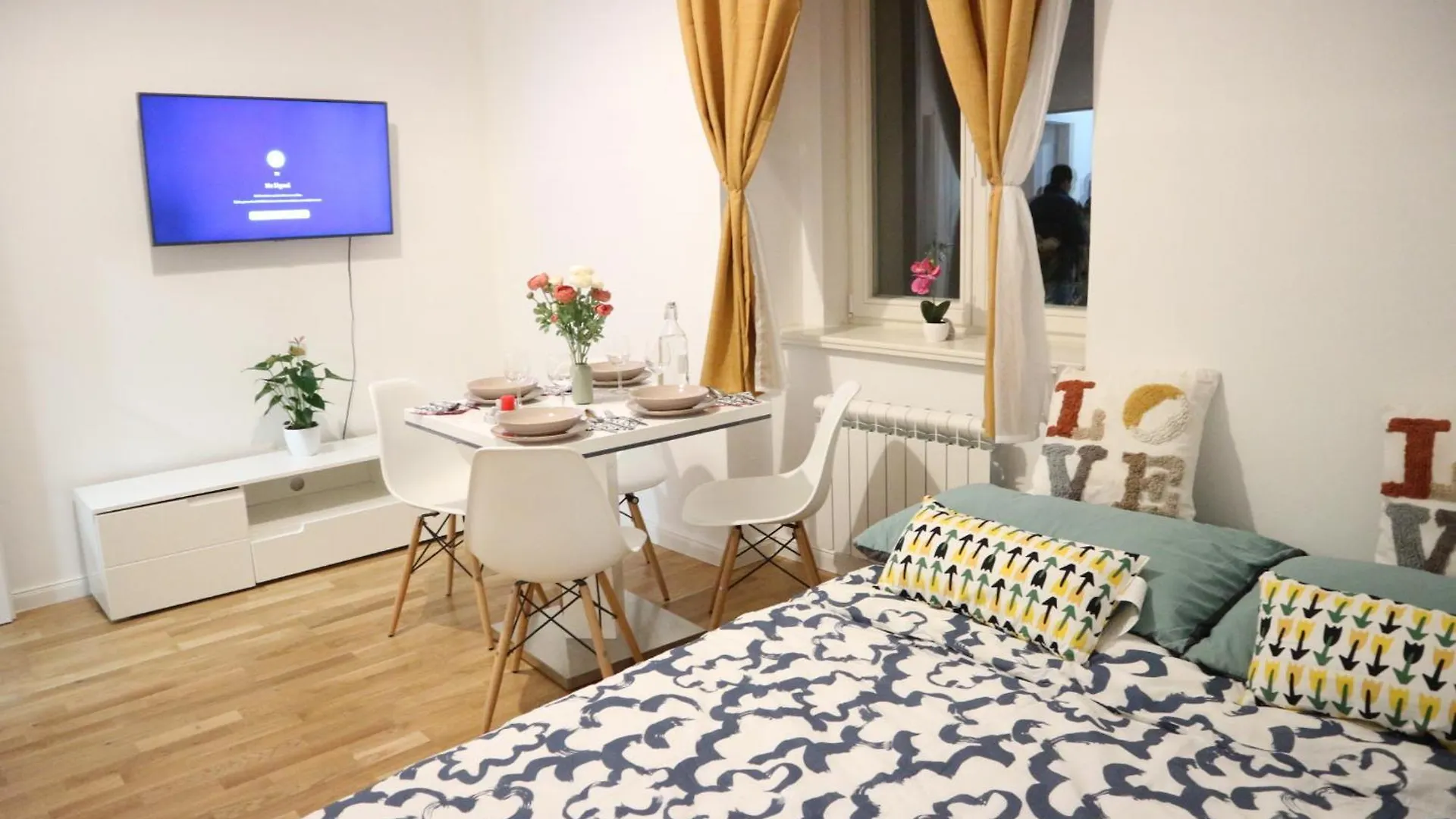New Apartment 50M Charles Square Praga Czechy