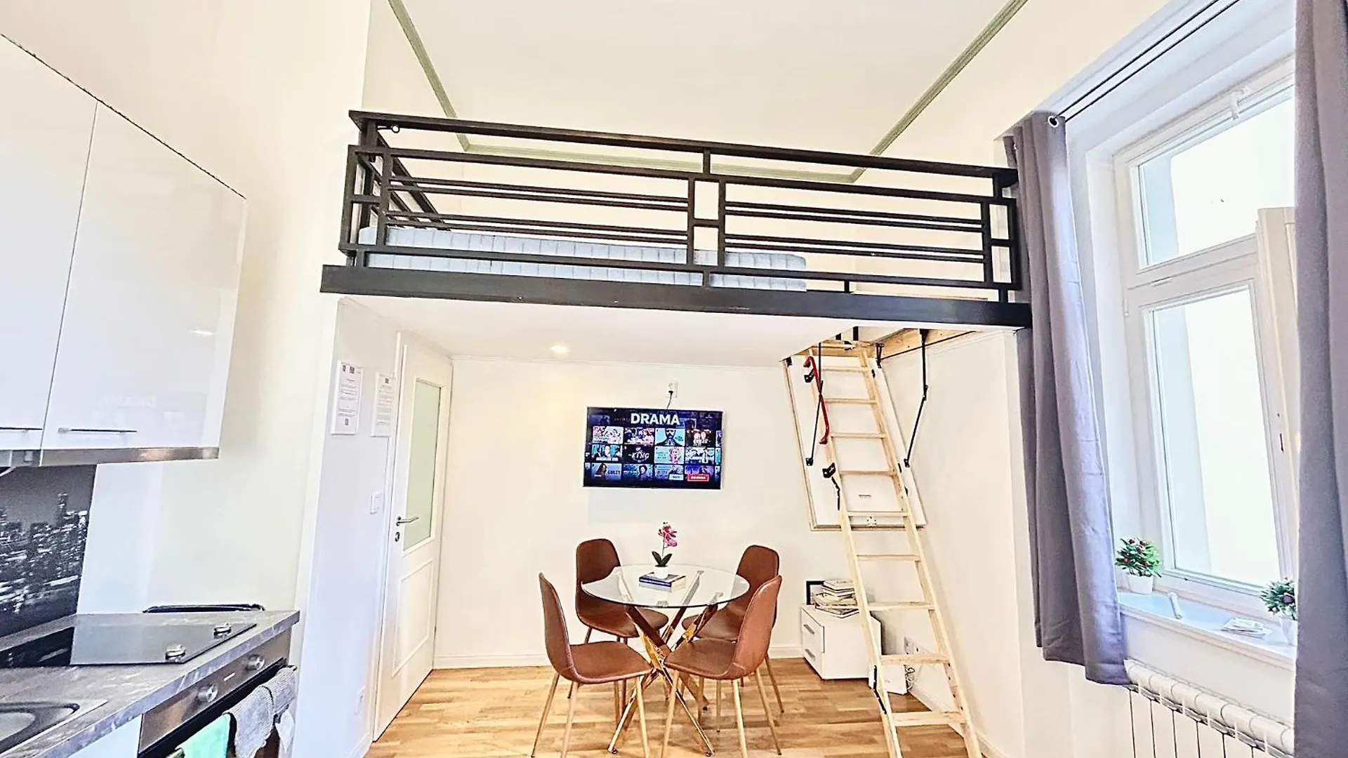New Apartment 50M Charles Square 布拉格 0*,  捷克