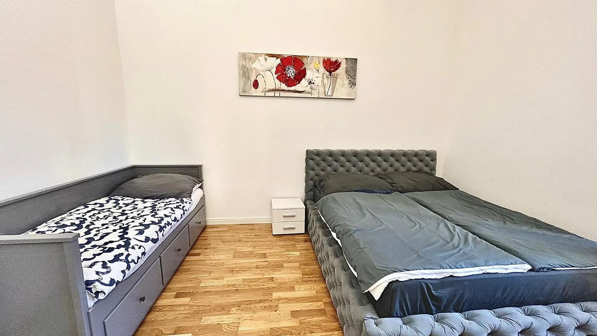 פראג New Apartment 50M Charles Square